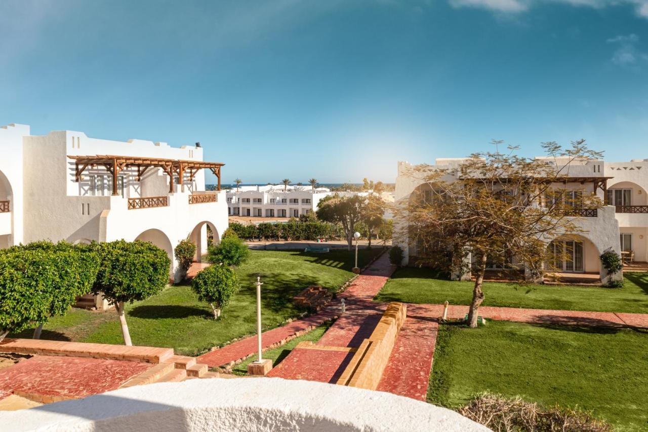 Hotel Sharm Dreams Vacation Club - Aqua Park Exterior foto The campus of the American University of Ras Al Khaimah